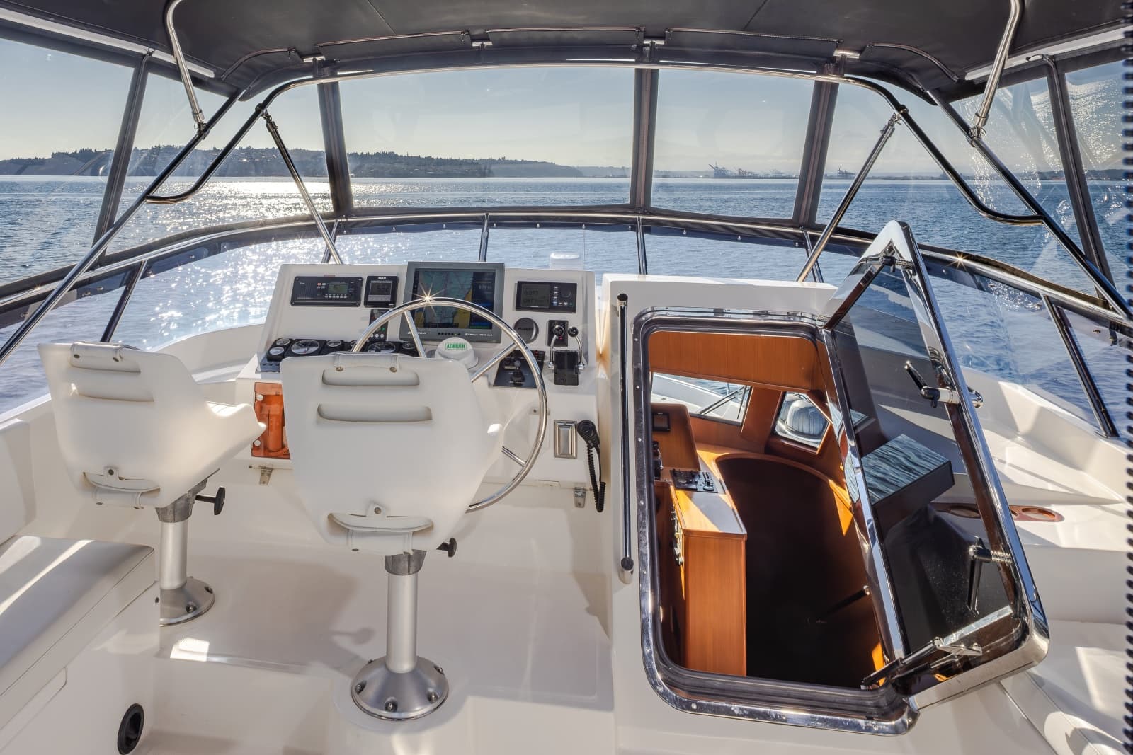 2000 Symbol 50 Pilothouse - Photo 22