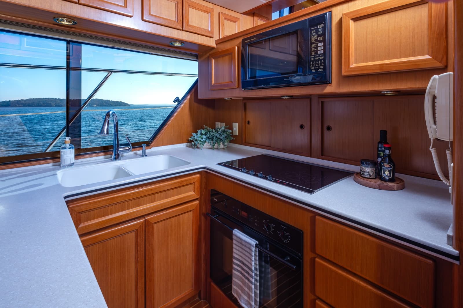2000 Symbol 50 Pilothouse - Photo 10