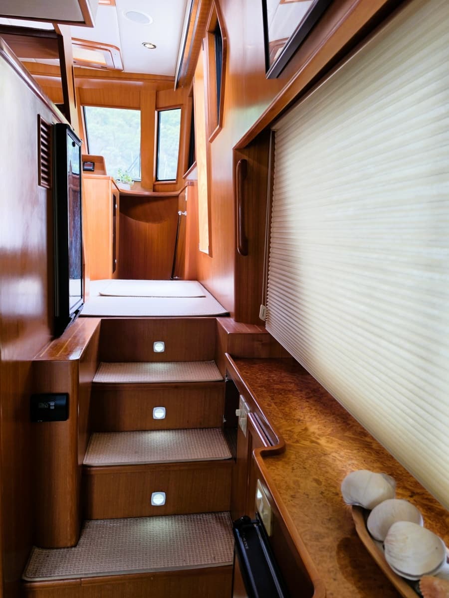 2000 Symbol 50 Pilothouse - Photo 19