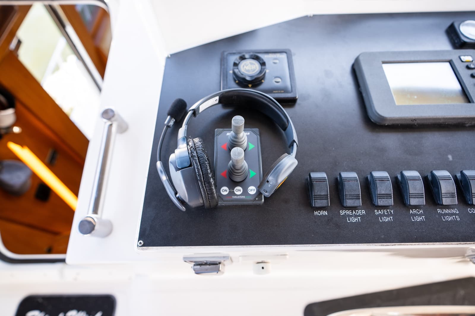 2003 Symbol 56 Raised Pilothouse - Photo 34