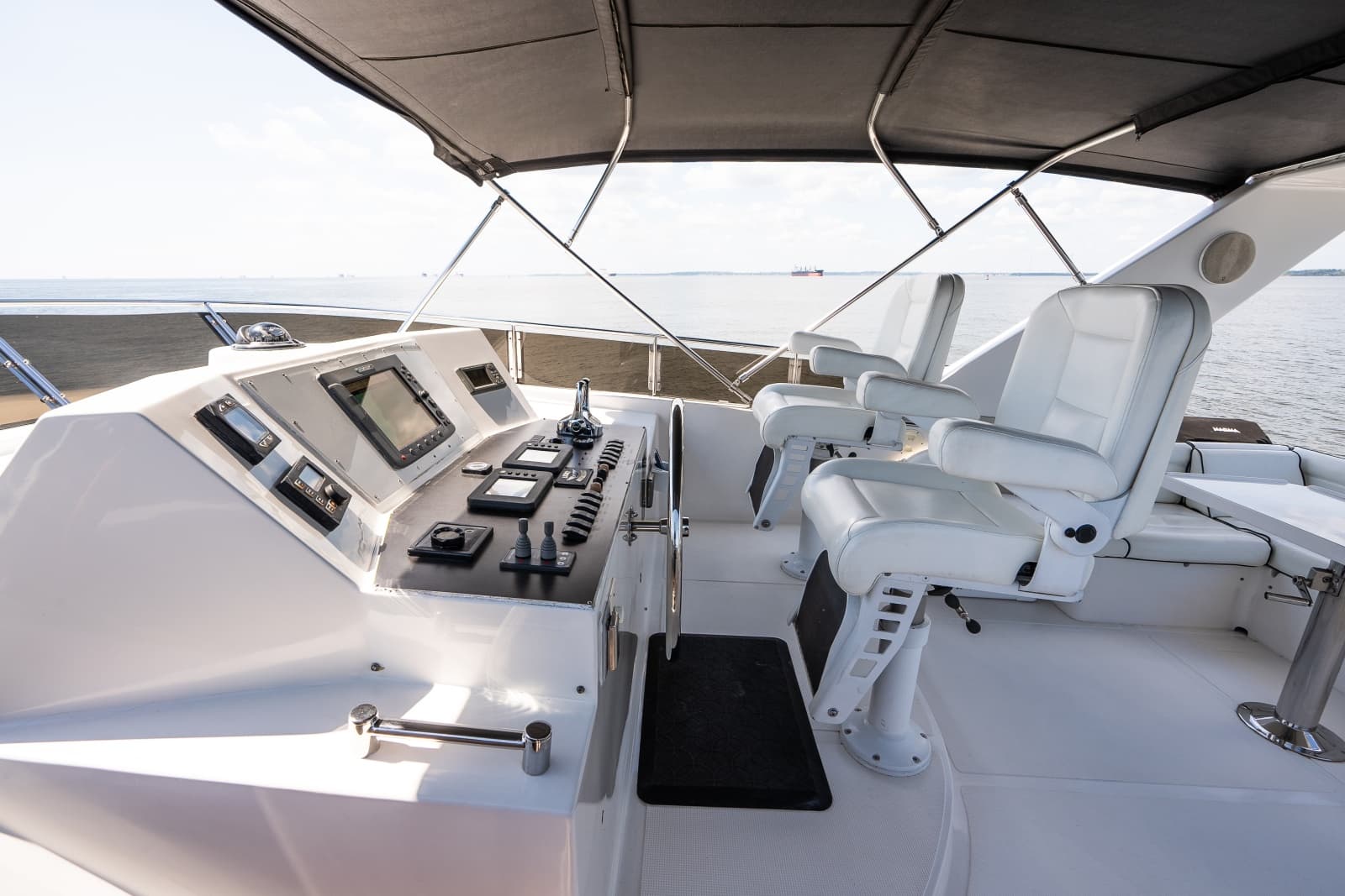 2003 Symbol 56 Raised Pilothouse - Photo 26
