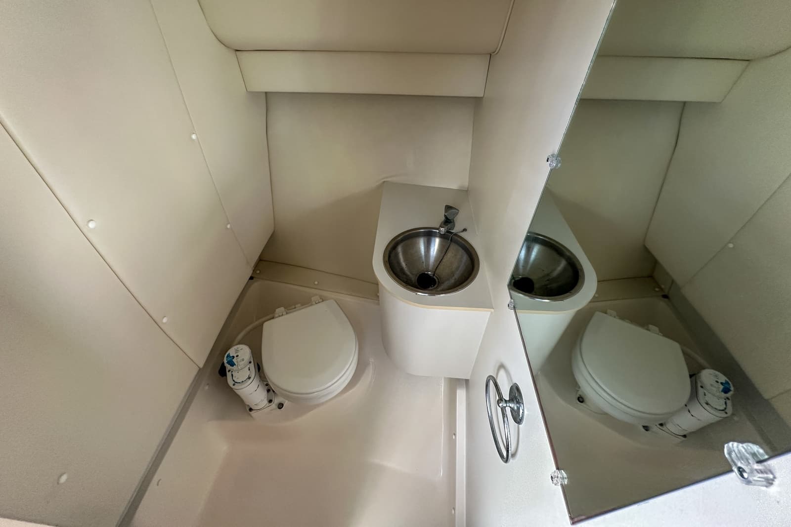 2001 Tiara Yachts  - Photo 34