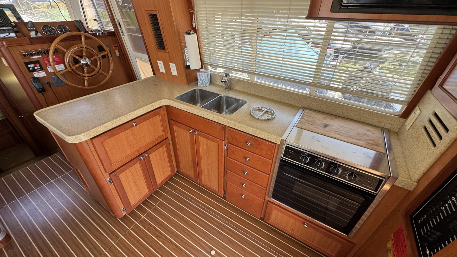 2008 Mainship 400 Trawler - Photo 35