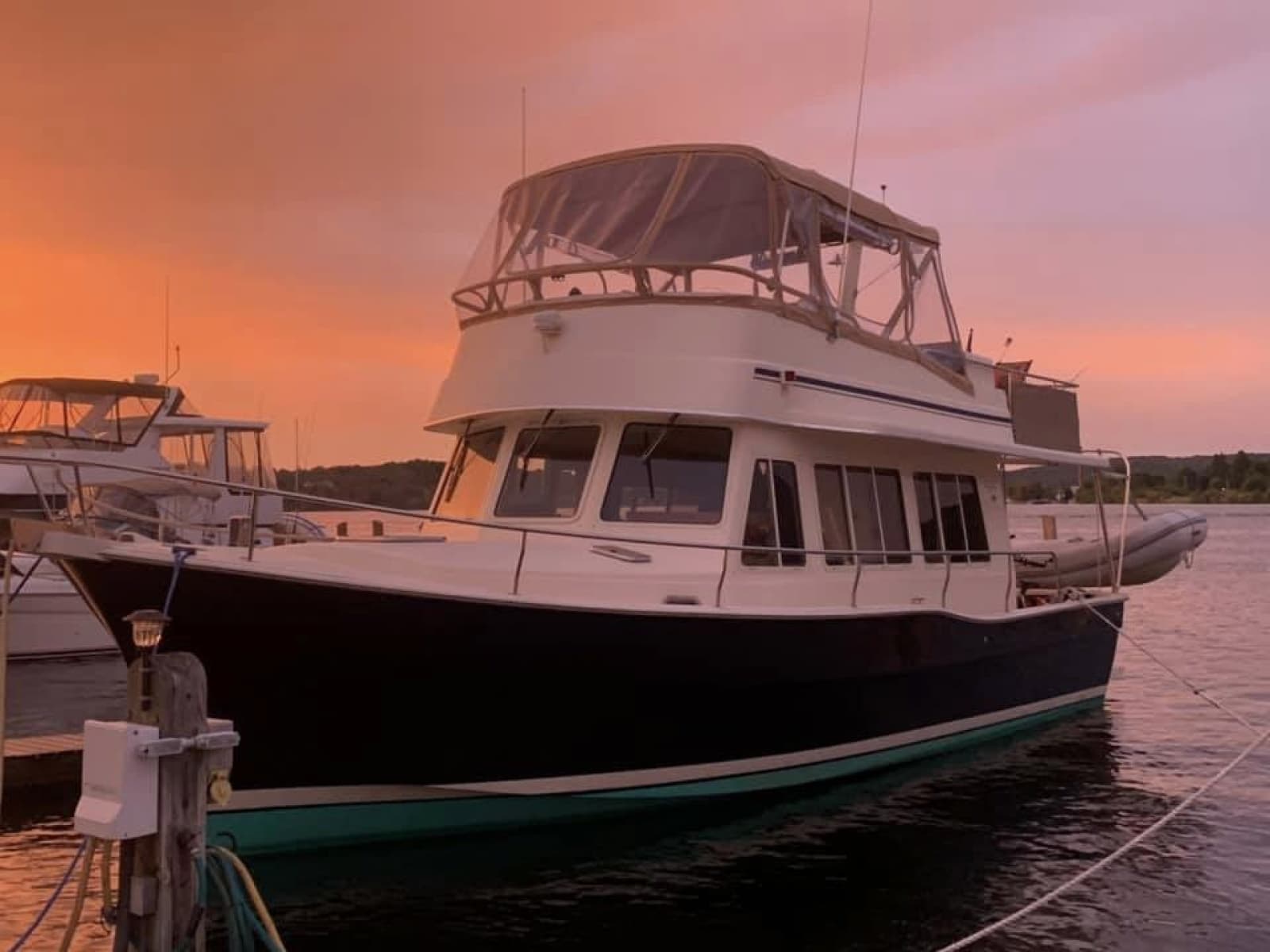 2008 Mainship 400 Trawler - Photo 3
