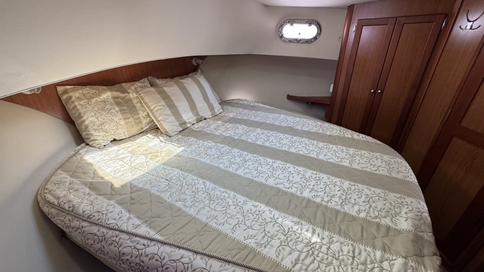 2008 Mainship 400 Trawler - Photo 47