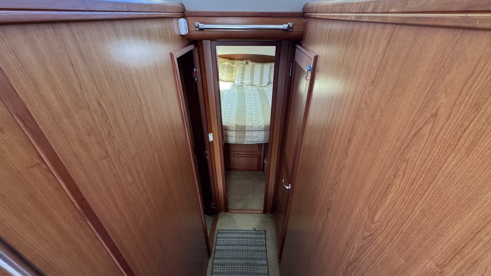 2008 Mainship 400 Trawler - Photo 44