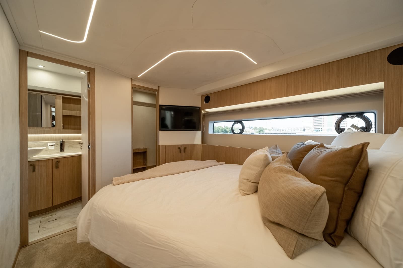 2026 Prestige F5.7 - Photo 28