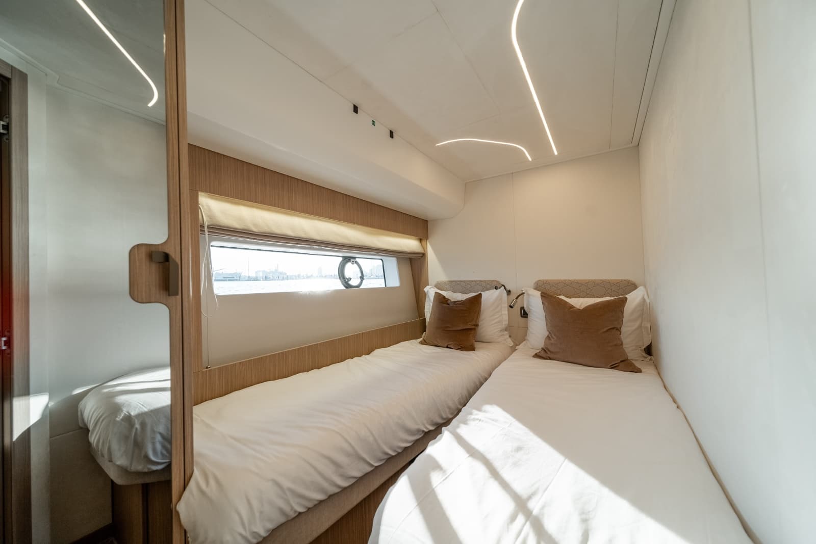 2026 Prestige F5.7 - Photo 32