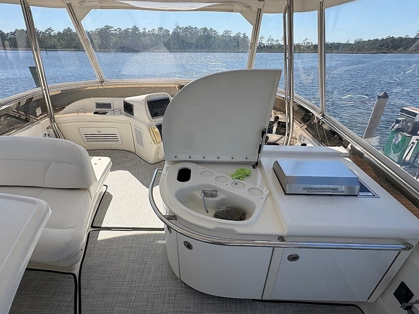 2000 Sea Ray 560 Sedan Bridge - Photo 12