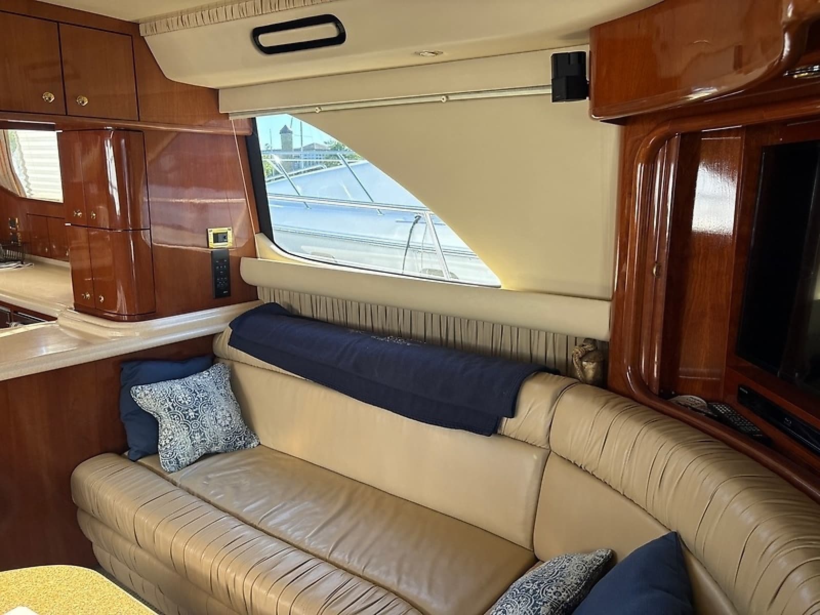 2000 Sea Ray 560 Sedan Bridge - Photo 40