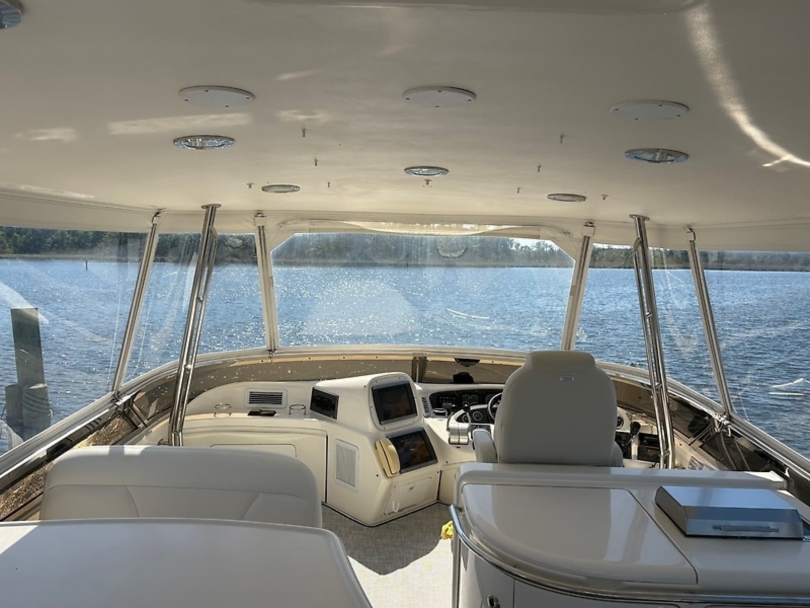 2000 Sea Ray 560 Sedan Bridge - Photo 14