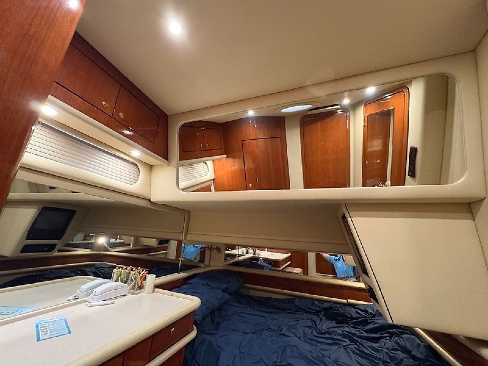 2000 Sea Ray 560 Sedan Bridge - Photo 26