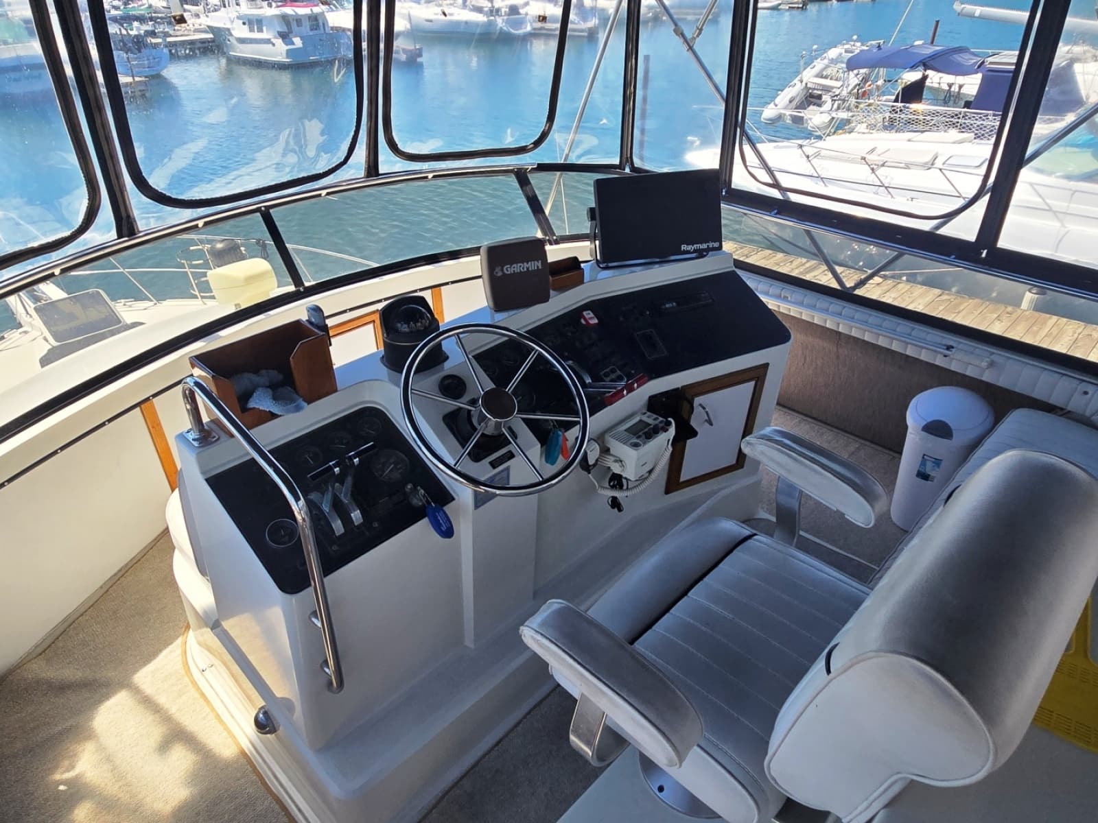 1989 Carver 3807 - Photo 11