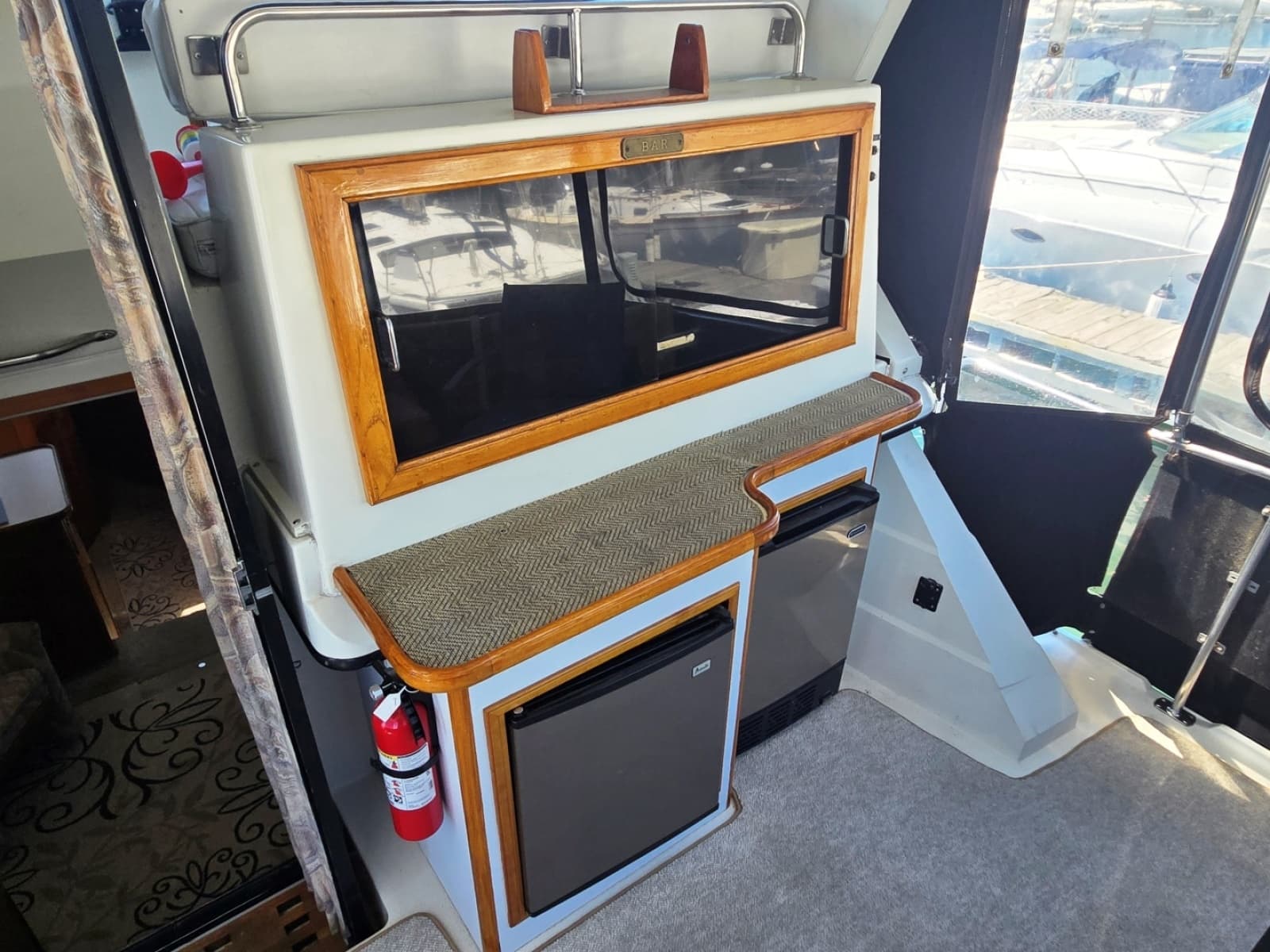 1989 Carver 3807 - Photo 13