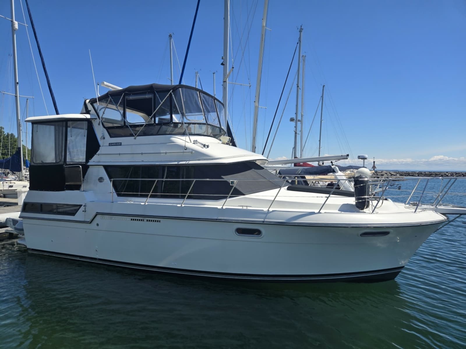 1989 Carver 3807 - Photo 1
