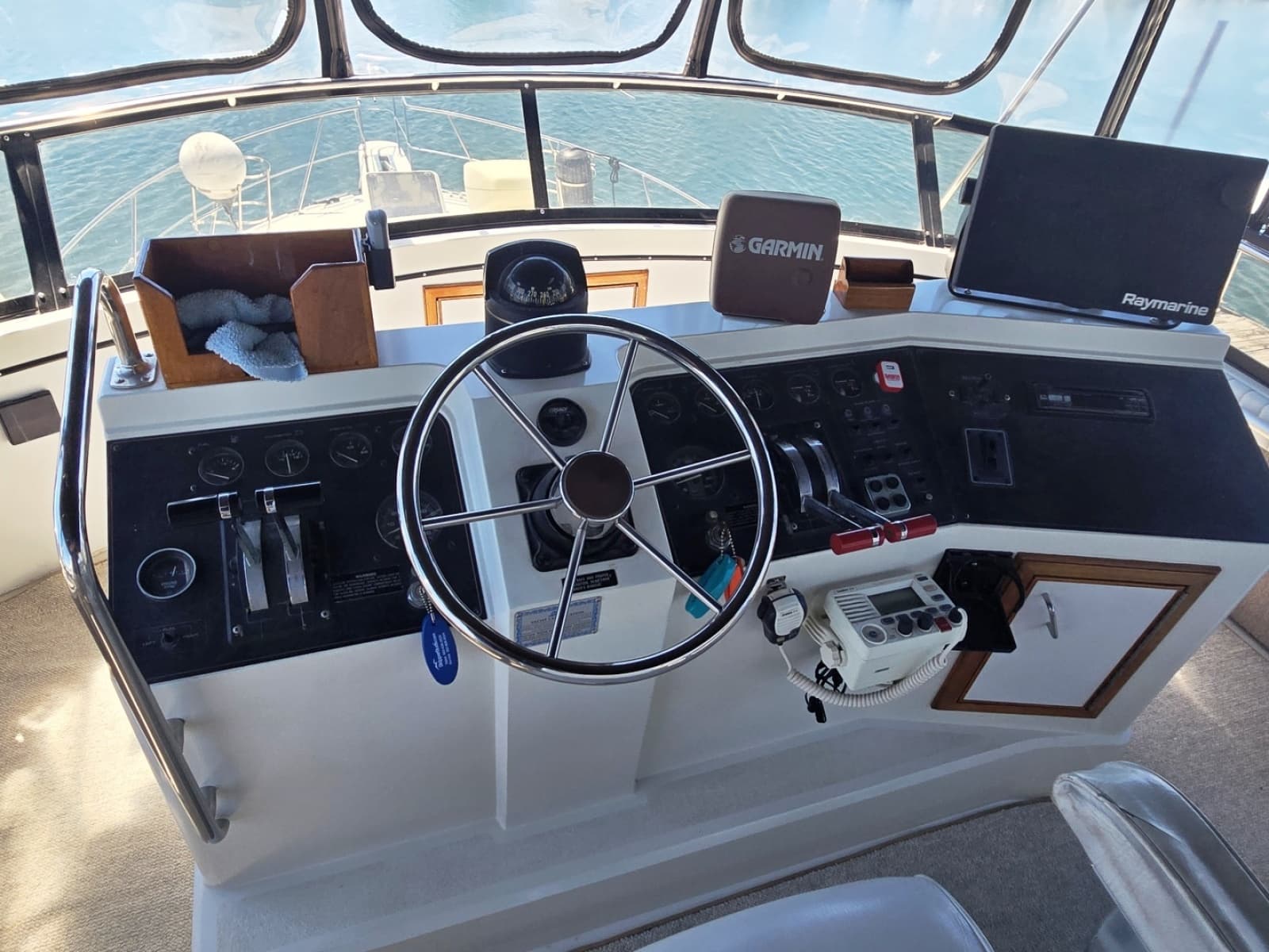 1989 Carver 3807 - Photo 7