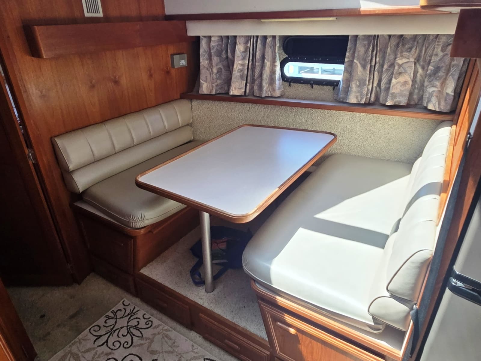 1989 Carver 3807 - Photo 22