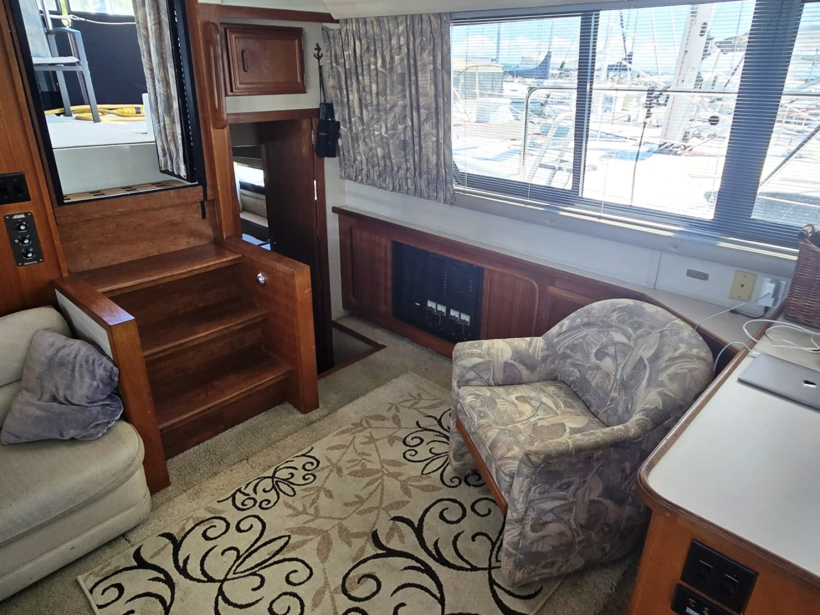 1989 Carver 3807 - Photo 25