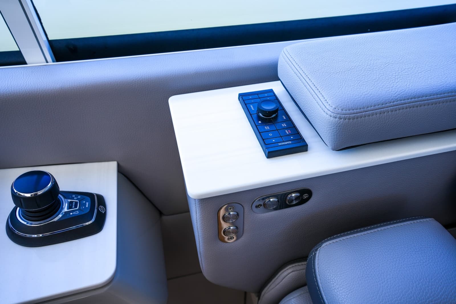 2025 Regal LX43 - Photo 31