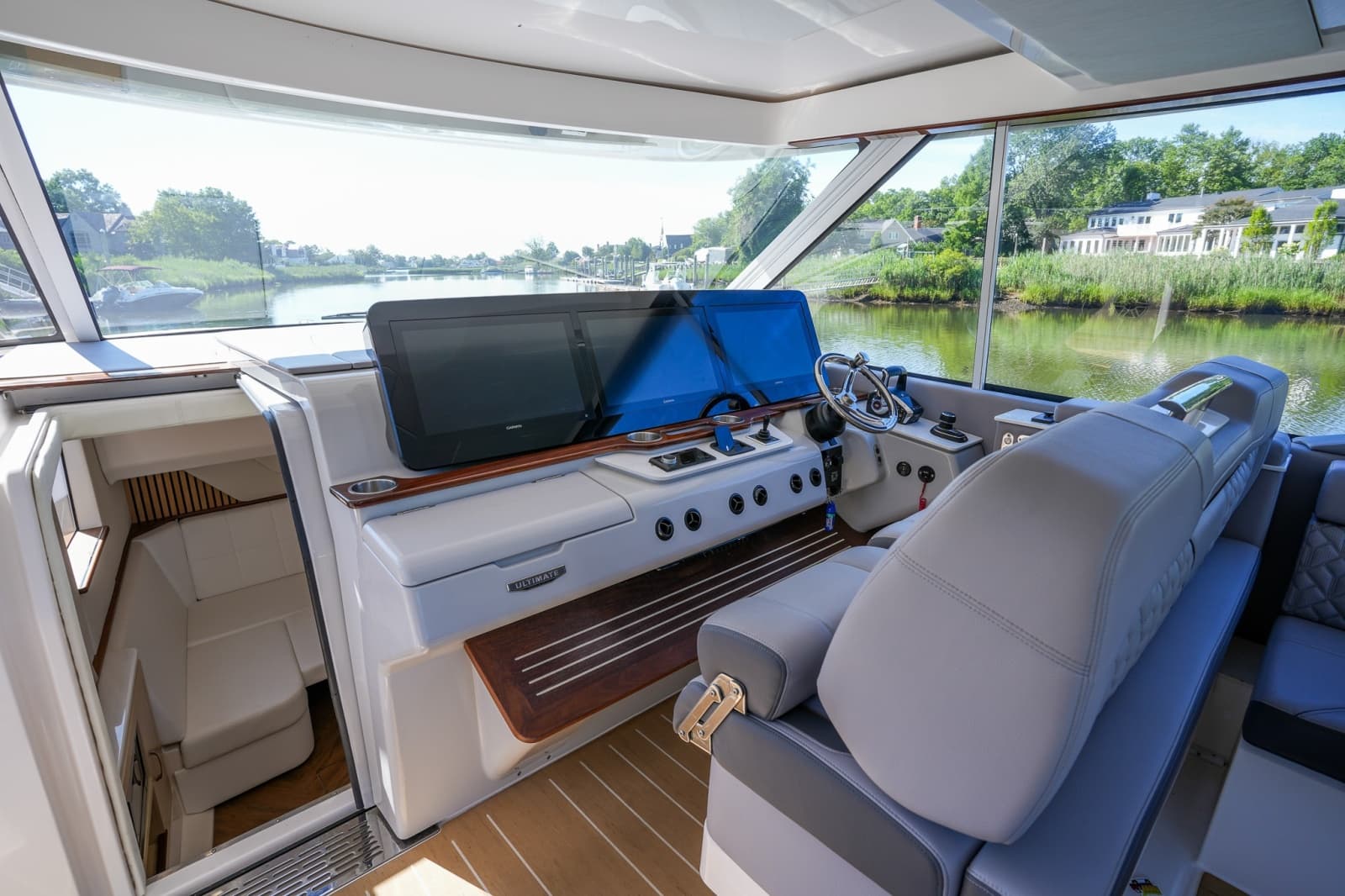 2025 Regal LX43 - Photo 24