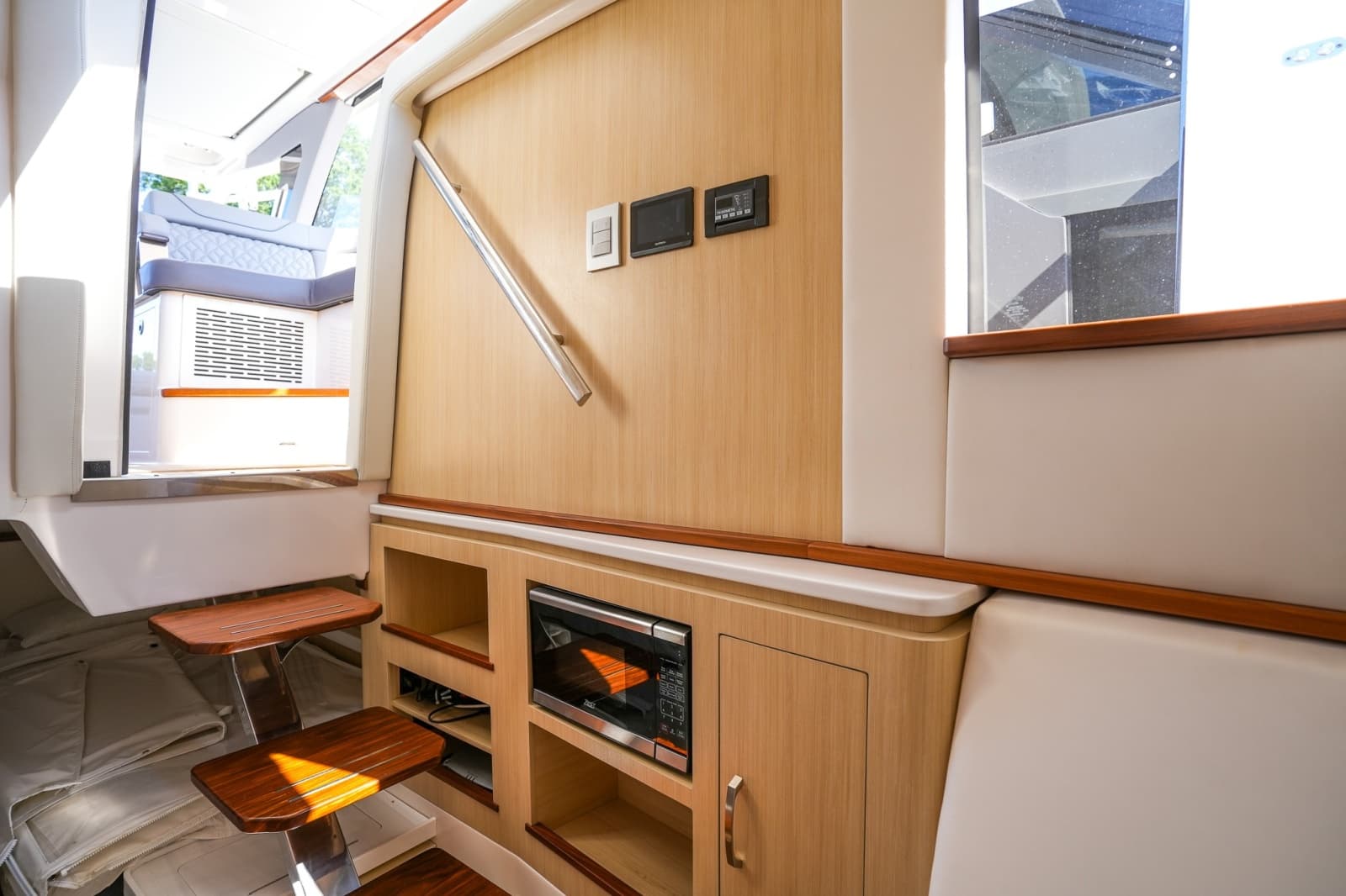 2025 Regal LX43 - Photo 41