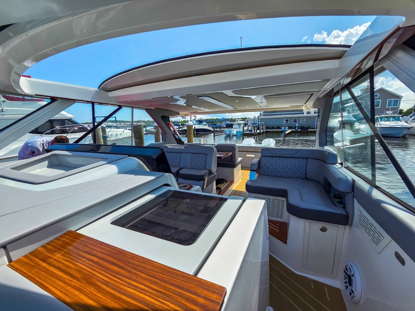 2025 Regal LX43 - Photo 32