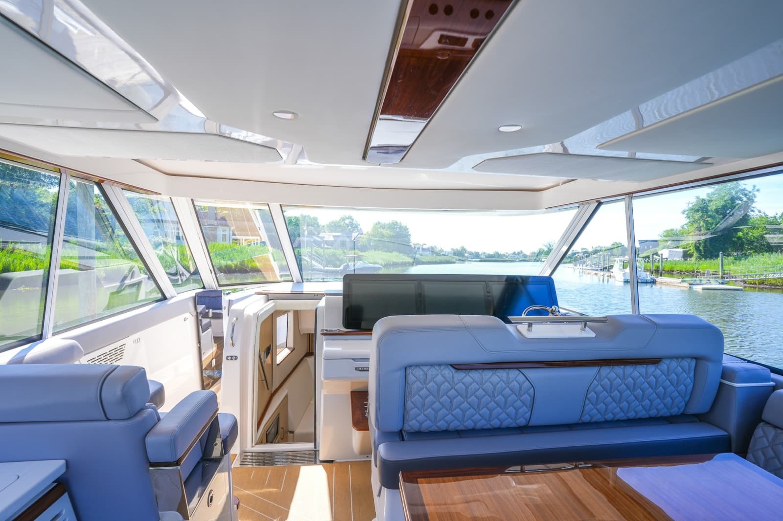 2025 Regal LX43 - Photo 23