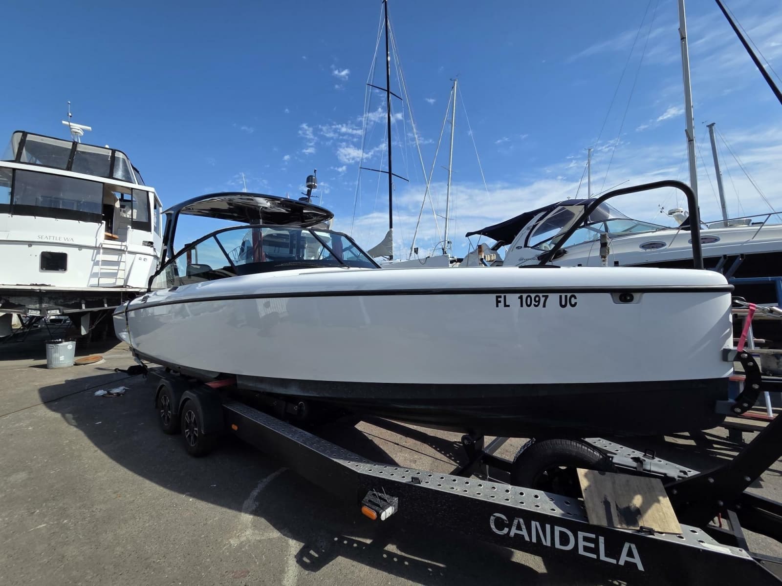 2025 Candela C-8 T-top - Photo 2