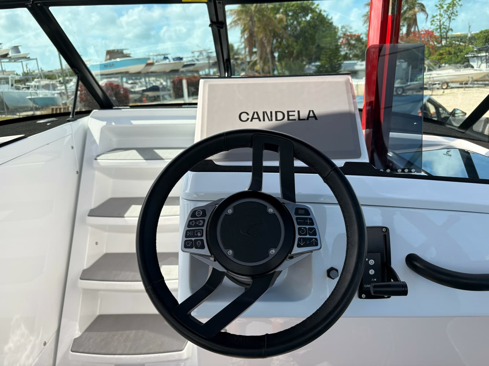 2025 Candela C-8 T-top - Photo 12