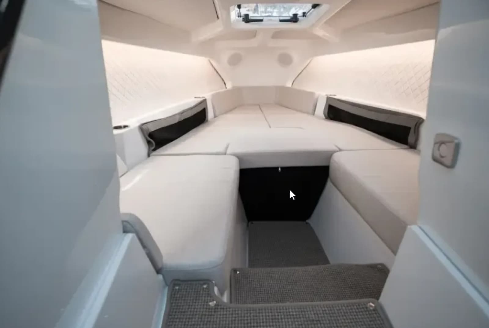 2025 Candela C-8 T-top - Photo 3