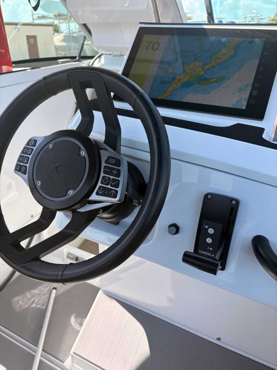 2025 Candela C-8 T-top - Photo 6