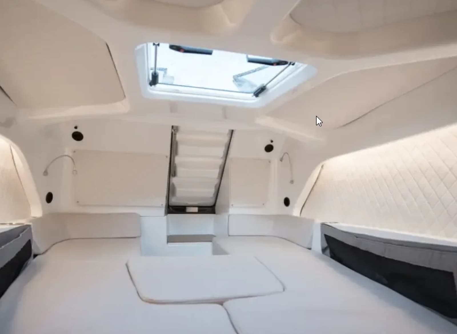 2025 Candela C-8 T-top - Photo 4