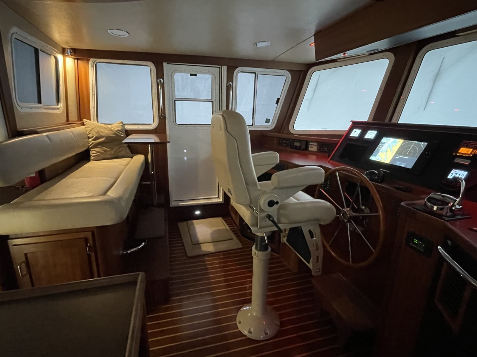 2006 American Tug 41 - Photo 37