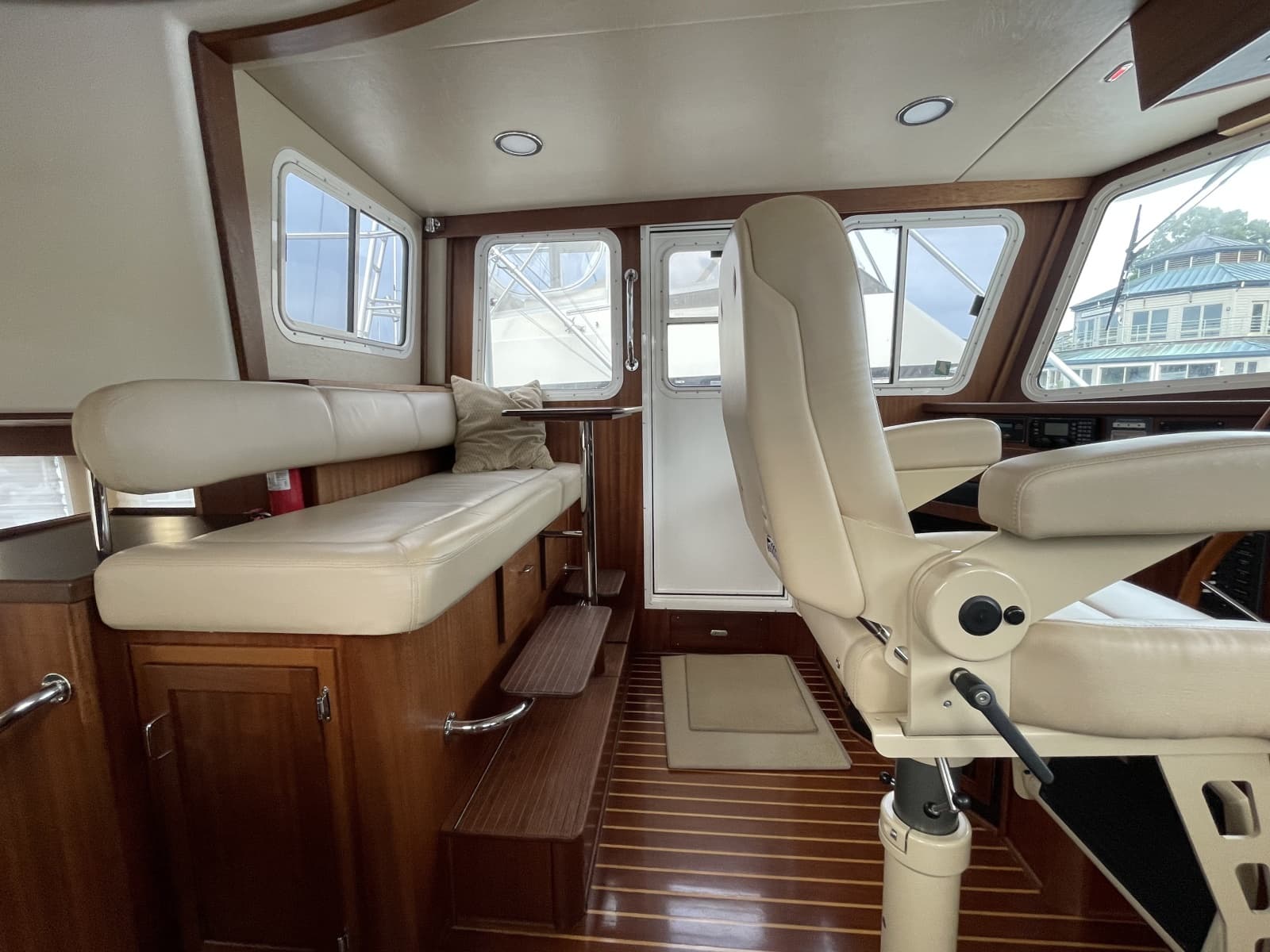 2006 American Tug 41 - Photo 10
