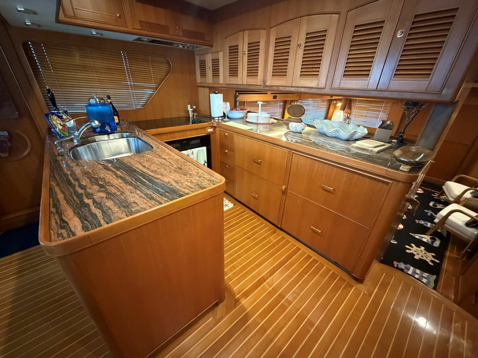 2007 Marlow Explorer 53C - Photo 4