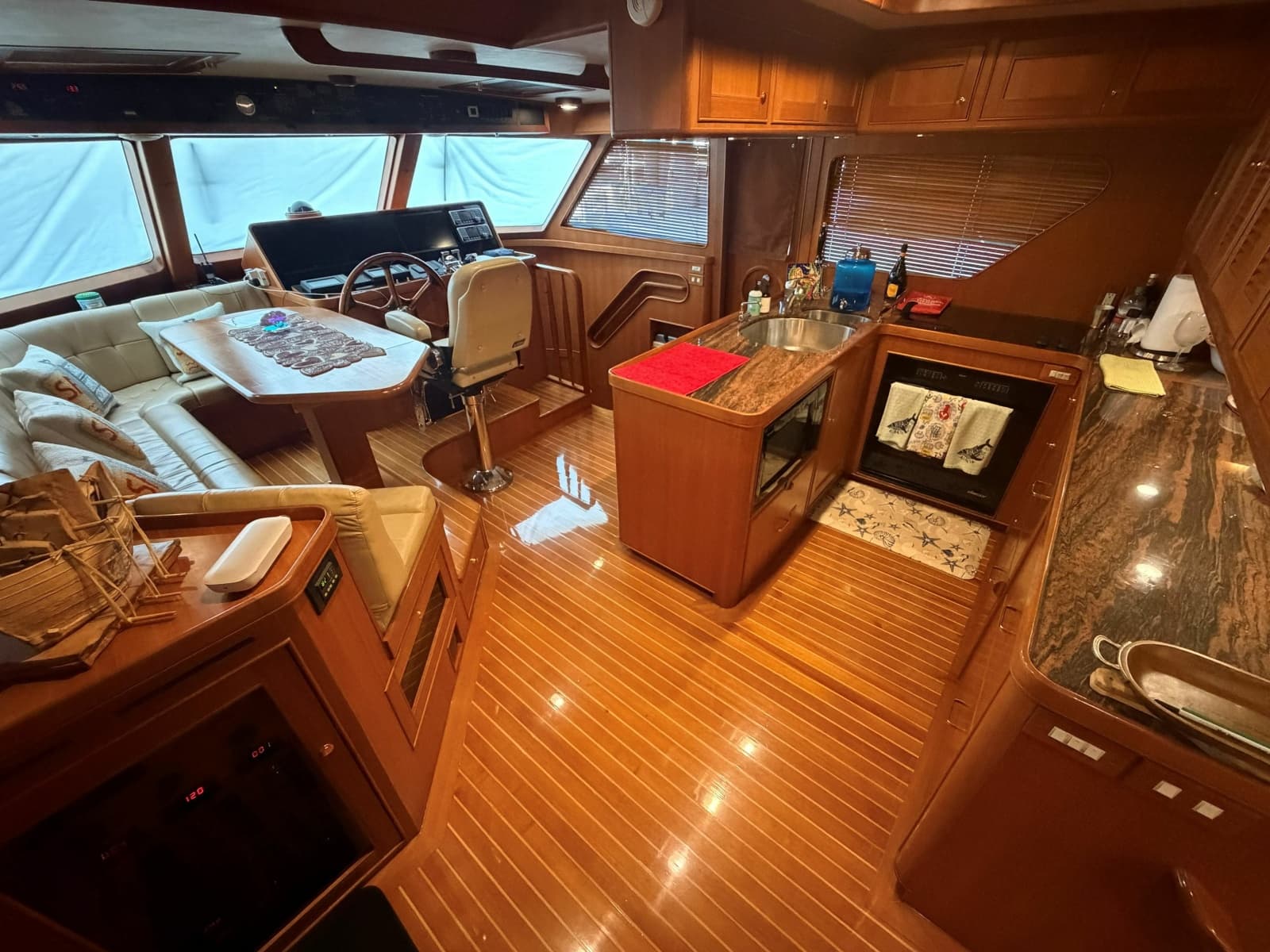2007 Marlow Explorer 53C - Photo 10