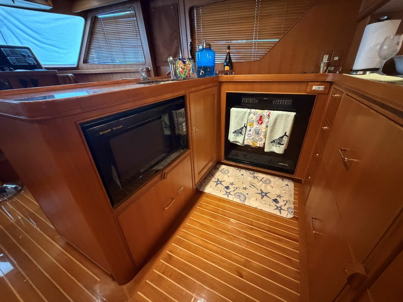 2007 Marlow Explorer 53C - Photo 13