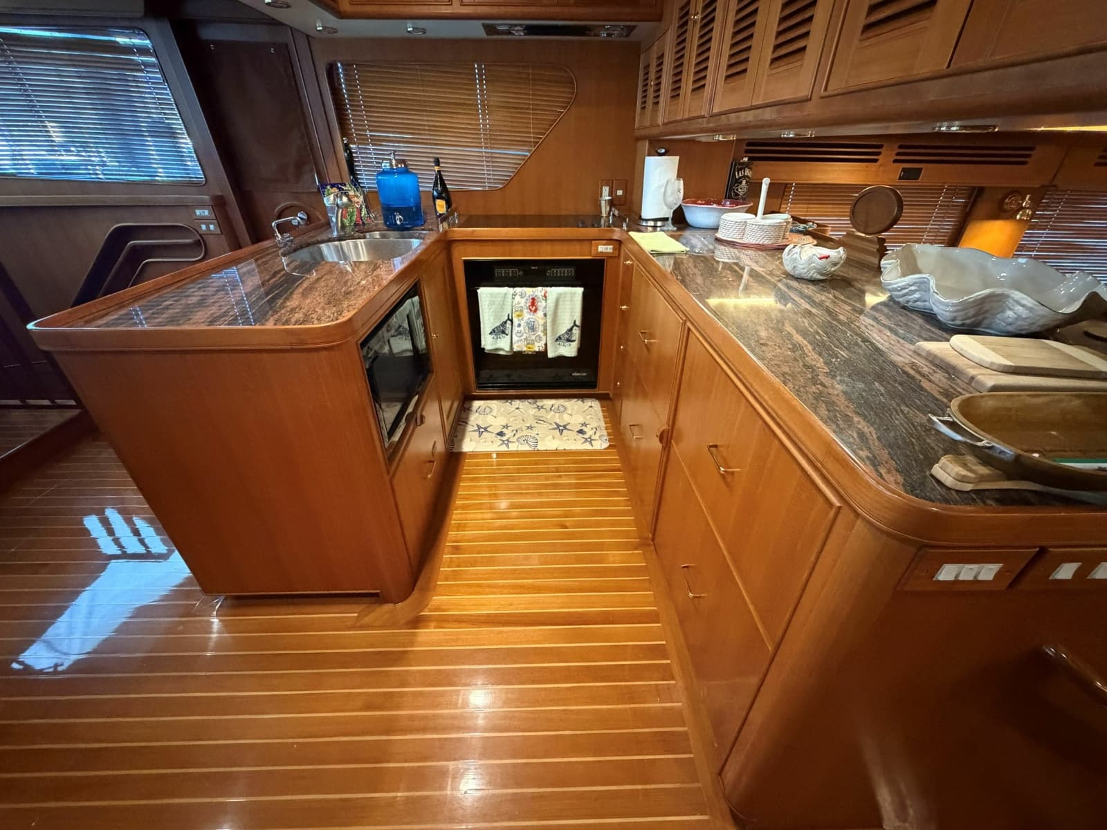 2007 Marlow Explorer 53C - Photo 11