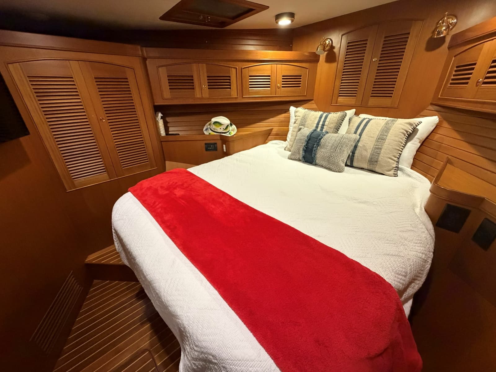 2007 Marlow Explorer 53C - Photo 27