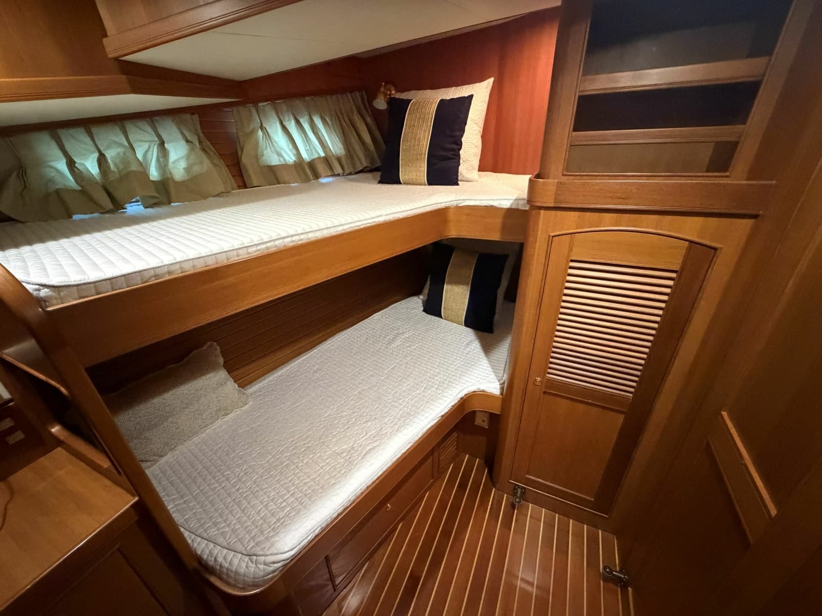 2007 Marlow Explorer 53C - Photo 24
