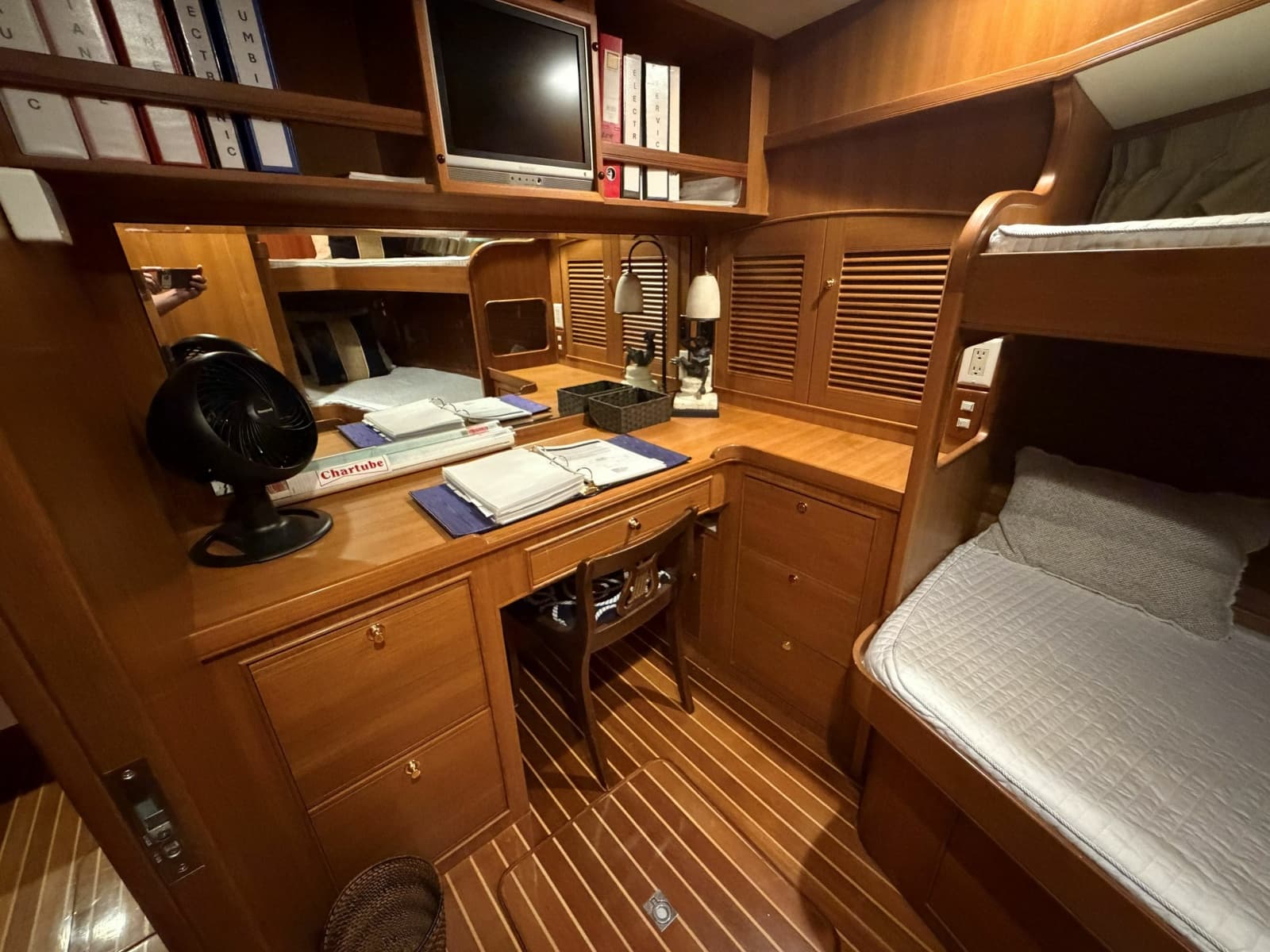 2007 Marlow Explorer 53C - Photo 25