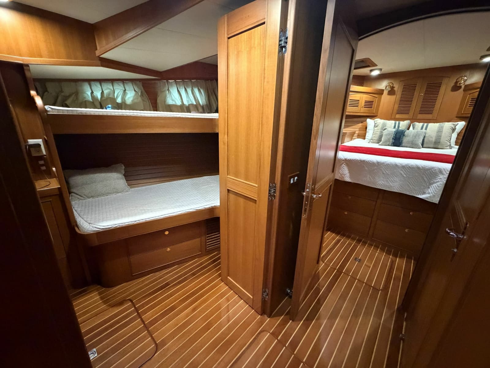 2007 Marlow Explorer 53C - Photo 21