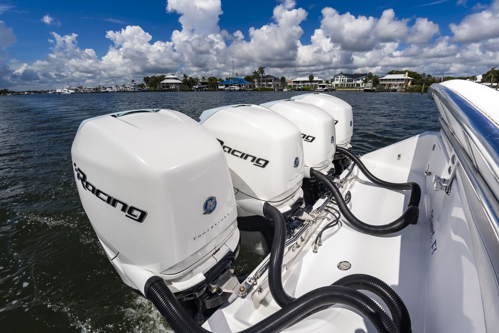 2014 Bahama 41 - Photo 32