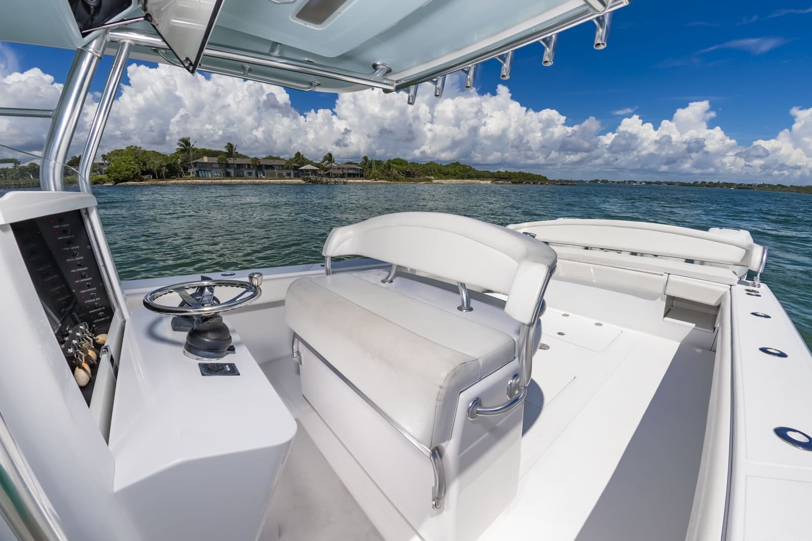 2014 Bahama 41 - Photo 15