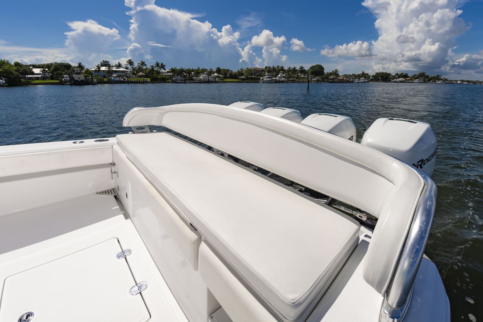 2014 Bahama 41 - Photo 19