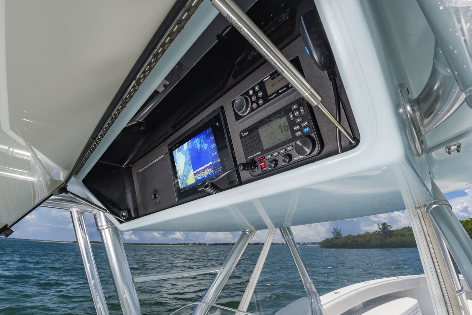 2014 Bahama 41 - Photo 14