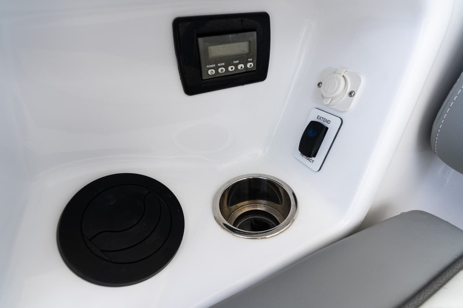 2023 Everglades 395 Center Console - Photo 15