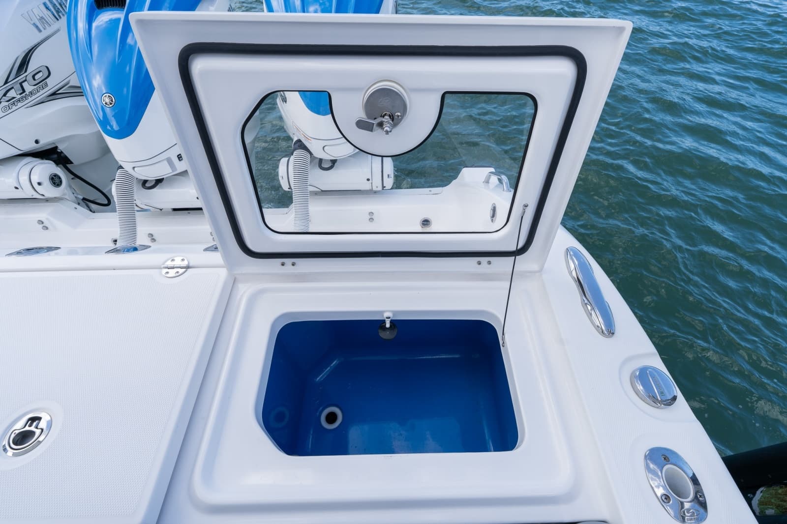 2023 Everglades 395 Center Console - Photo 11