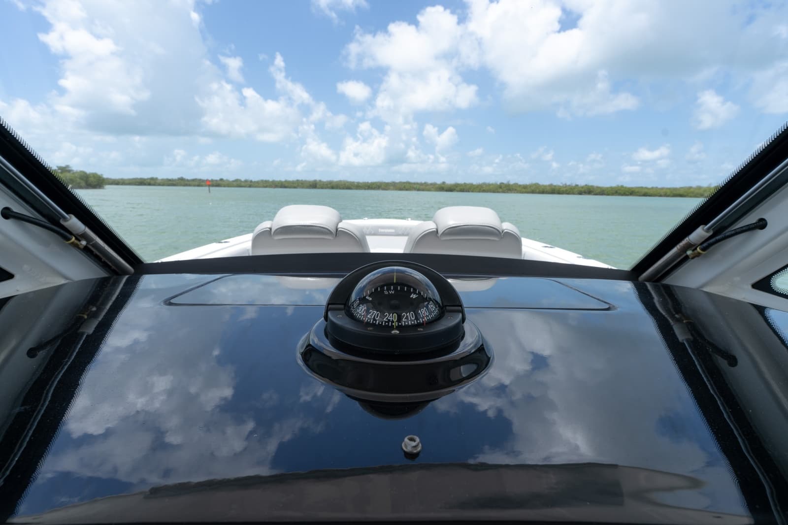 2023 Everglades 395 Center Console - Photo 20