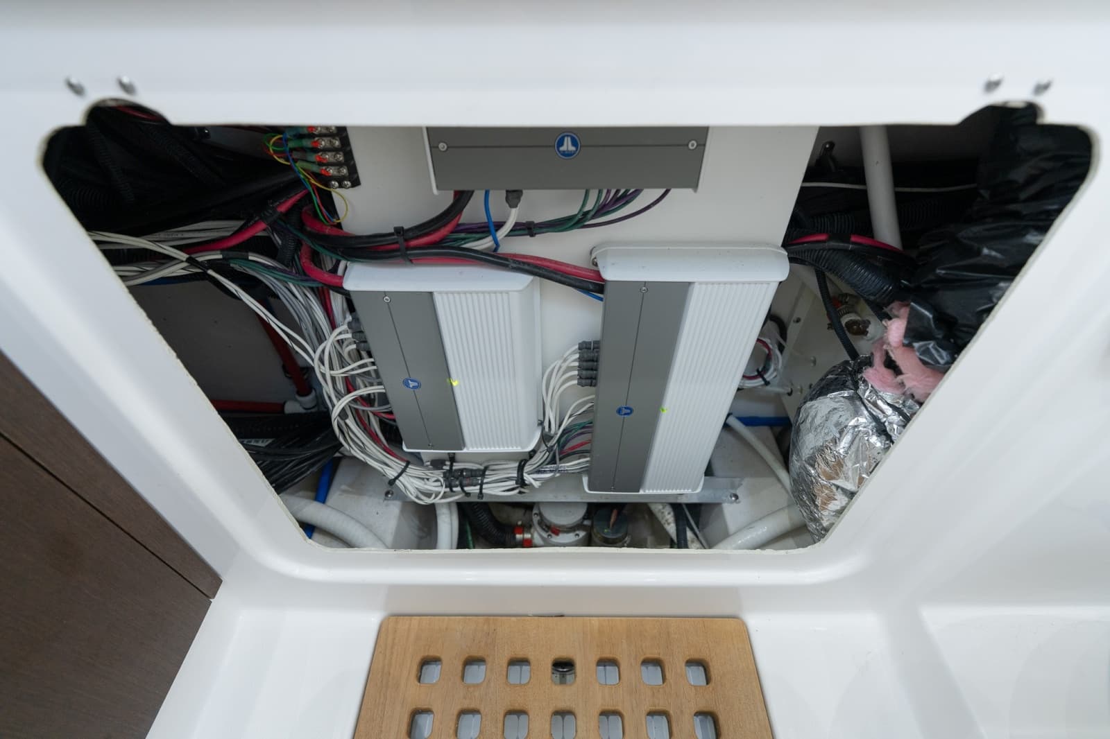 2023 Everglades 395 Center Console - Photo 55